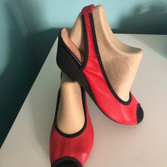 Shoe/sandals - Picture 1 of 4